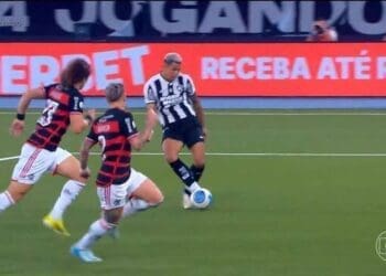 “Fantástico destaca o gol de David na partida contra o Criciúma”