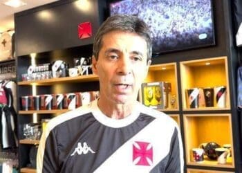 Mauro Galvão discute a chance de os jogadores do elenco atual se tornarem ídolos do Vasco.