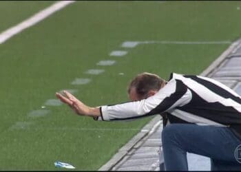 Confira a entrevista de Galdames após o jogo Botafogo 3 x 0 Vasco.