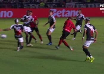 Confira os destaques do primeiro tempo de Vasco x Atlético-GO.