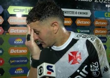 Assista à entrevista de Vegetti após a derrota para o Red Bull Bragantino em São Januário.