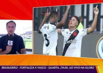 Jogadores comemorando gol do Vasco.