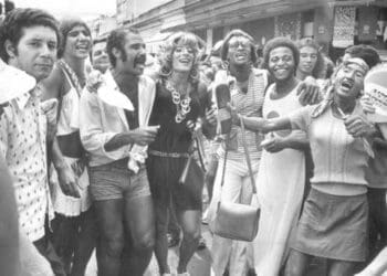Veja imagens de torcedores do Vasco no Carnaval do Rio de Janeiro desde a década de 1970.