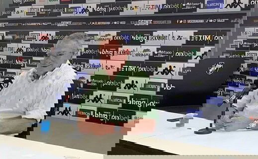 Abel Braga durante entrevista coletiva