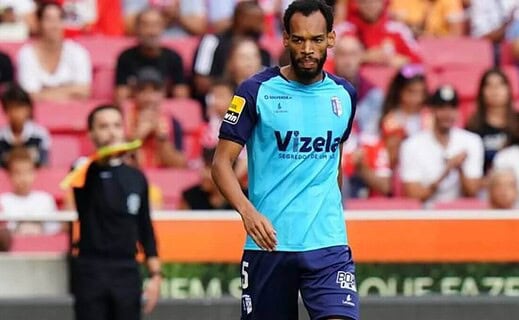 Anderson Jesus em ação pelo Vizela, de Portugal