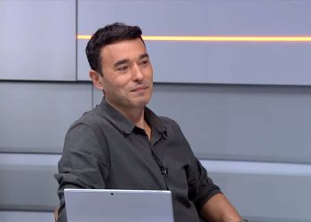 André Rizek apresentando o programa Seleção Sportv