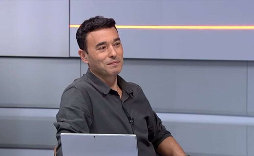 André Rizek apresentando o programa Seleção Sportv