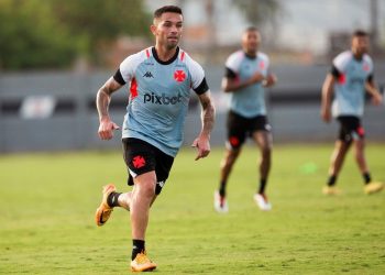 Carabajal em jogo-treino pelo Vasco