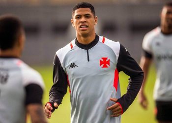 Cauan Barros em treino do VascoCauan Barros em treino do Vasco
