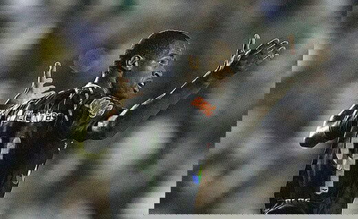 Dedé em ação pelo Vasco na Copa Sul-Americana 2011