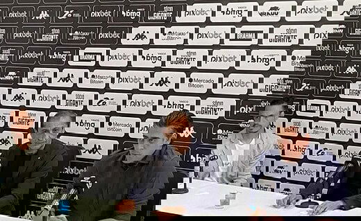 Ramón Díaz e Paulo Bracks no CT Moacyr Barbosa