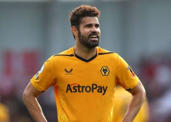 Alvo do Vasco, Diego Costa exibe boa forma física nas redes sociais