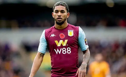 Douglas Luiz em ação pelo Aston Villa