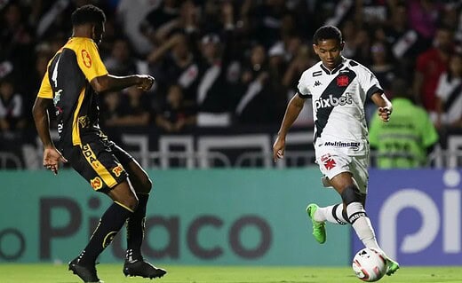 Eguinaldo em ação pelo Vasco contra o Novorizontino