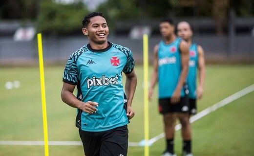 Eguinaldo durante treino do Vasco