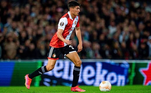 Ezequiel Bullaude em campo pelo Feyenoord, da Holanda