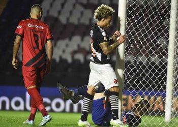 Figueiredo durante o jogo contra o Athletico-PR
