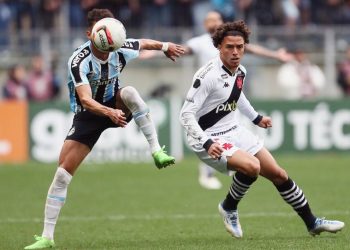 Figueiredo durante o jogo contra o Grêmio