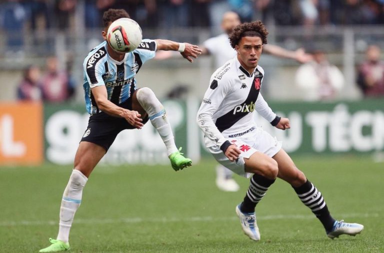 Figueiredo durante o jogo contra o Grêmio
