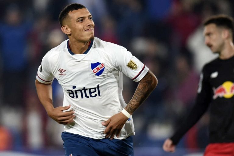 Franco Fagúndez comemorando gol pelo Nacional-URU