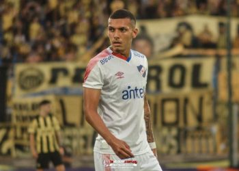 Franco Fagúndez em ação pelo Nacional-URU