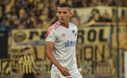 Franco Fagúndez em ação pelo Nacional-URU