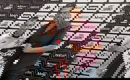 Gary Medel e Paulo Bracks no CT Moacyr Barbosa