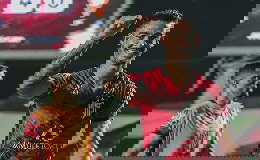 Jefferson defende o Atlético-GO