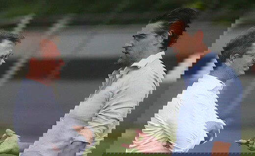 Johannes Spors e Paulo Bracks conversando no CT Moacyr Barbosa