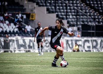 JP em ação pelo Sub-20 do Vasco