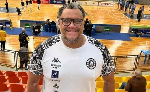 Léo Figueiró, técnico do basquete do Vasco