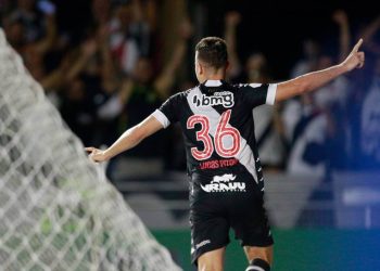 Lucas Piton durante o jogo contra o Resende