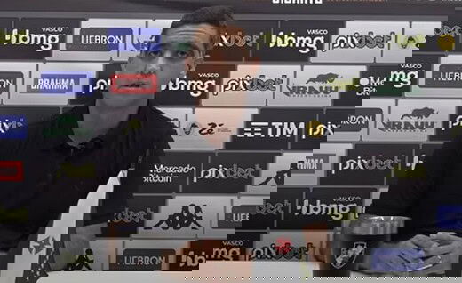 Luiz Mello em pronunciamento na Vasco TV