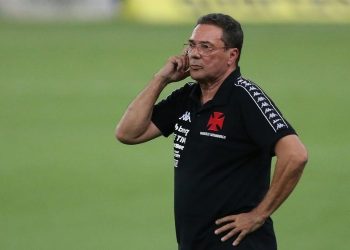 Vanderlei Luxemburgo comandando o Vasco
