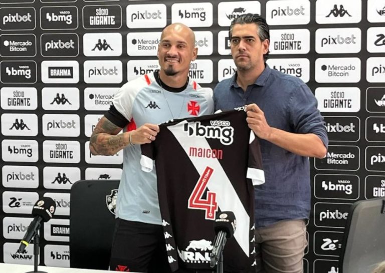 Maicon e Paulo Bracks no CT Moacyr Barbosa