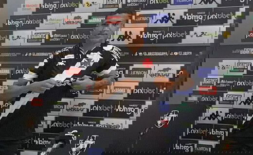 Mateus Carvalho foi apresentado pelo Vasco