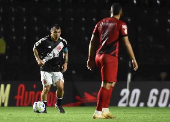 Gary Medel em estreia pelo Vasco