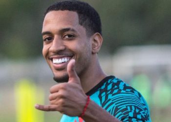 Miranda em treino do Vasco