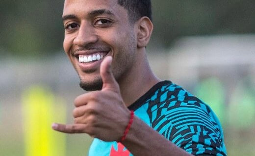 Miranda em treino do Vasco