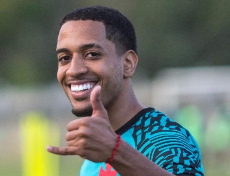 Miranda em treino do Vasco