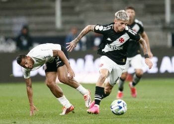 Luca Orellano em jogo contra o Corinthians