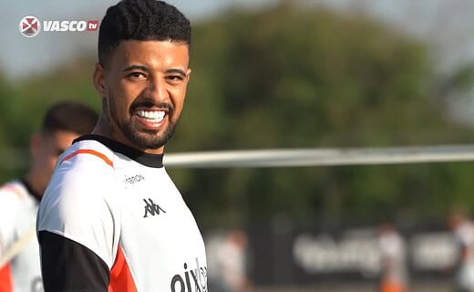 Paulinho em treino do Vasco