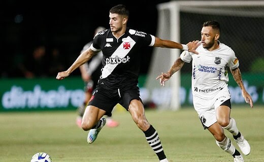 Pedro Raul durante o jogo contra o ABC