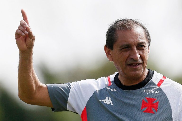 Ramón Díaz comandando treino do Vasco