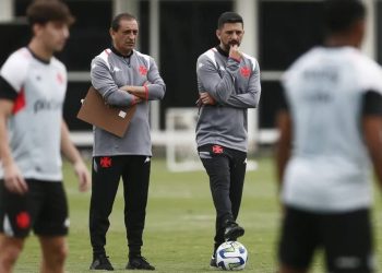 Ramón e Emiliano Díaz em treino do Vasco