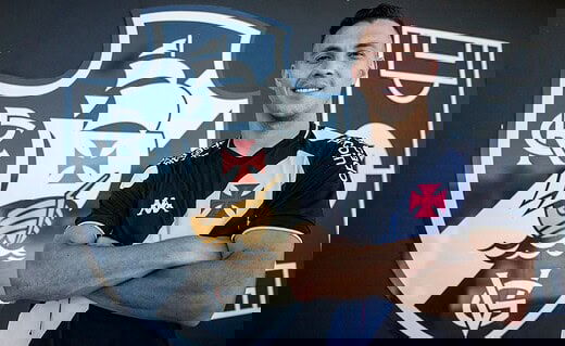 Sebastian Ferreira veste a camisa do Vasco