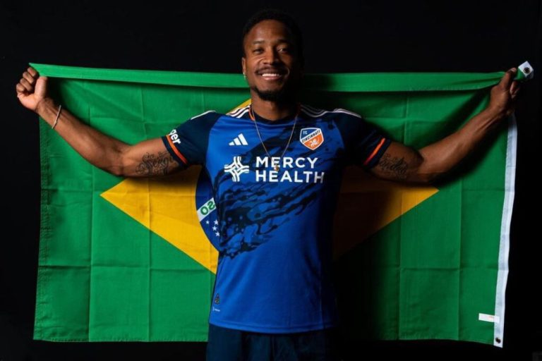 Sergio Santos joga no Cincinnati, dos Estados Unidos, desde 2022