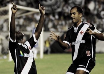 Última vitória do Vasco sobre o Corinthians foi em 2010, por 2 a 0, com gols de Zé Roberto e Eder Luis