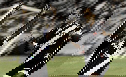 Última vitória do Vasco sobre o Corinthians foi em 2010, por 2 a 0, com gols de Zé Roberto e Eder Luis