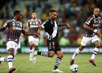 Alex Teixeira em jogo contra o Fluminense